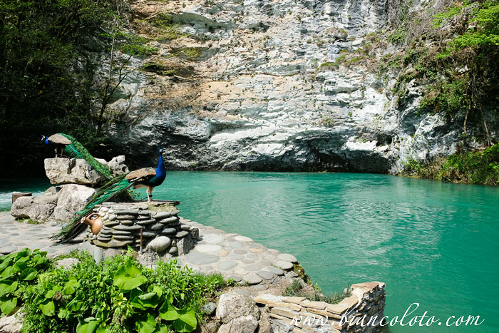 Голубое озеро 