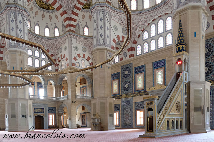 Интерьер. Мечеть Сабанджи