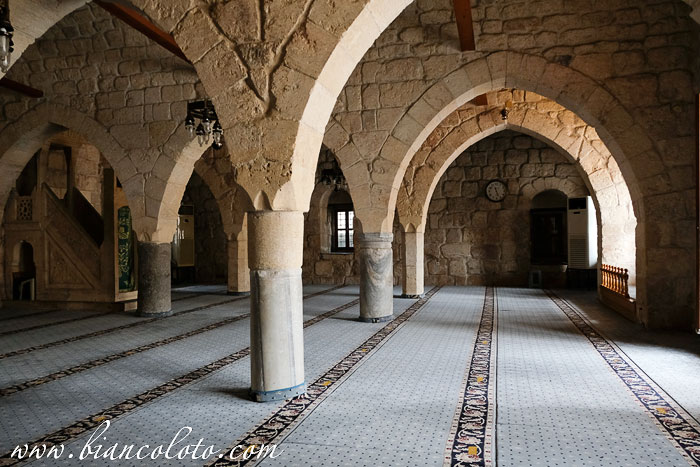 Интерьер. Масляная мечеть