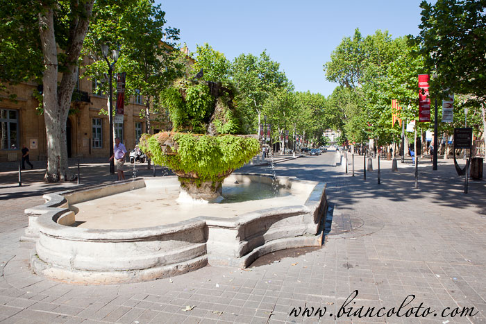 Фонтан на бульваре Мирабо