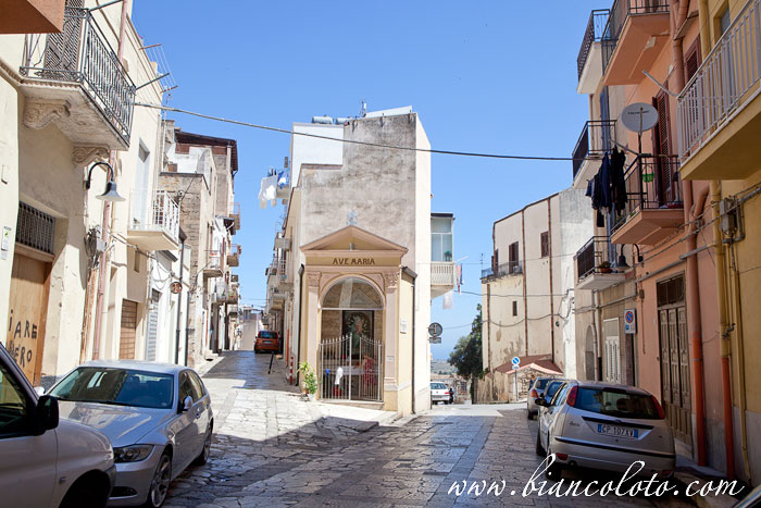 Discesa del Santuario. Алькамо