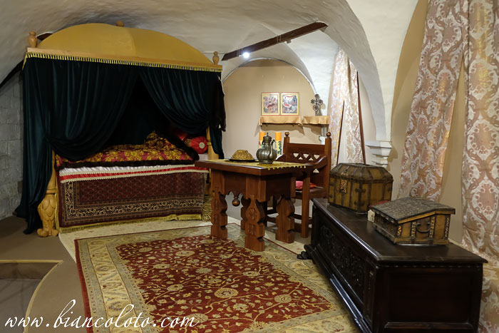 Сенник постельный