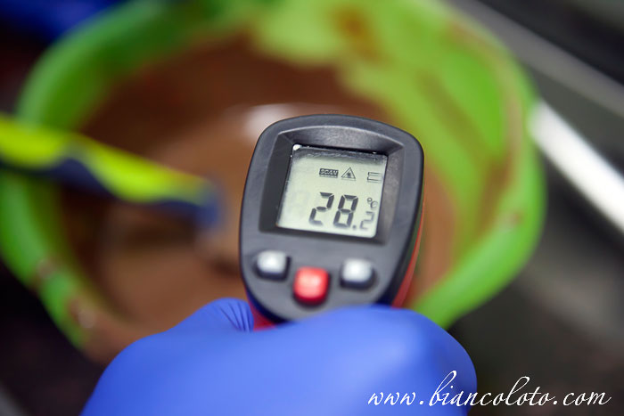 Калеты в процессе производства темперируются