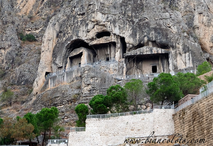 Королевские понтийские гробницы. Амасья