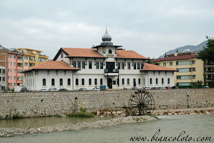 Здание казарм Сарайдюзю. Амасья