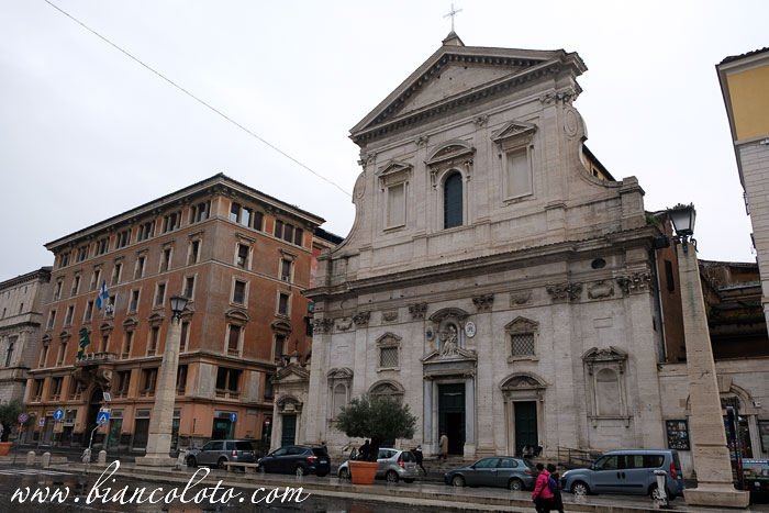 церковь Санта Мария-ин-Траспонтина