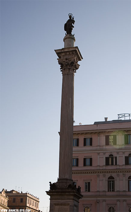 Колонна на площади Санта-Мария-Маджоре