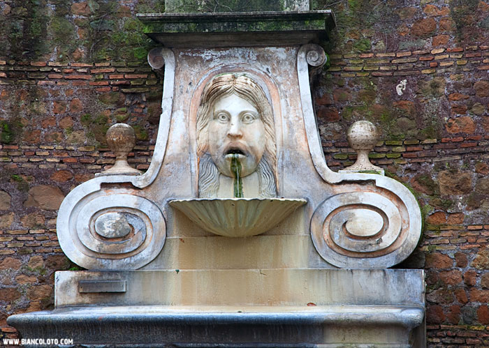 Фонтан на via Giulia