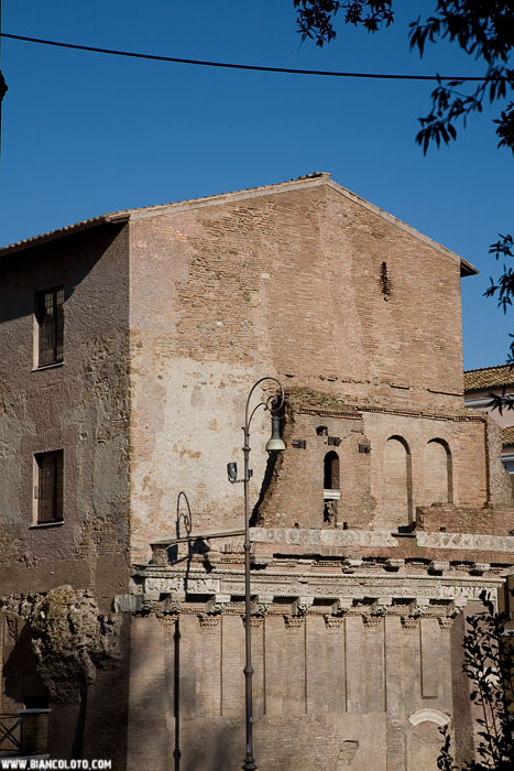 Дом Крешенци, Рим, Италия