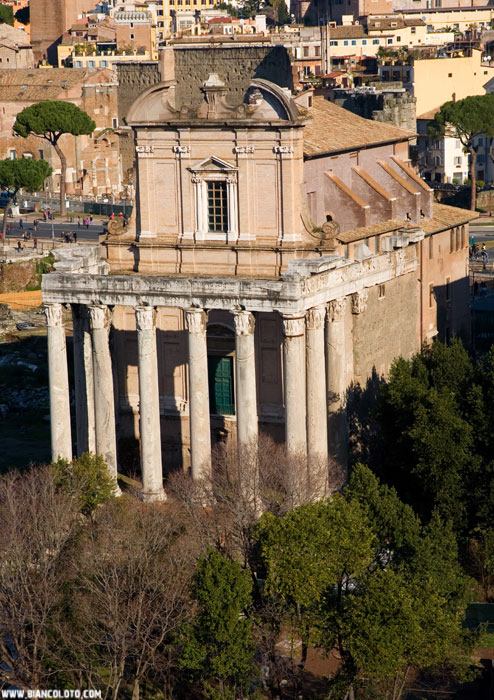 Храм Антонина и Фаустины