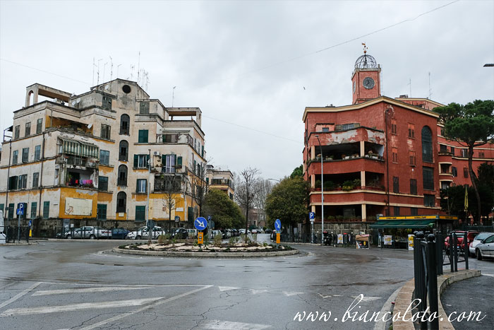 Красная и Белая гостиницы