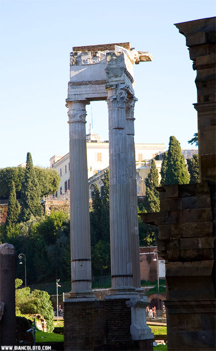 храм Аполлона Созиана