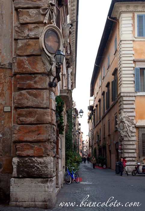 Via dei Coronari