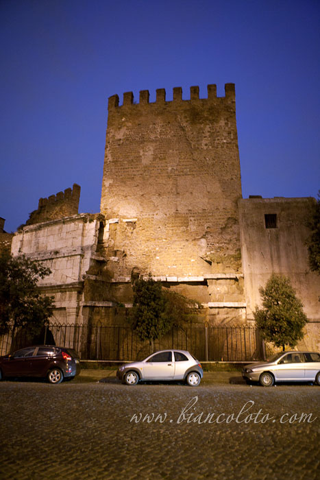 Башня в стене. Сан Лоренцо.