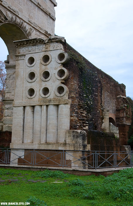 Гробница  Эврисака