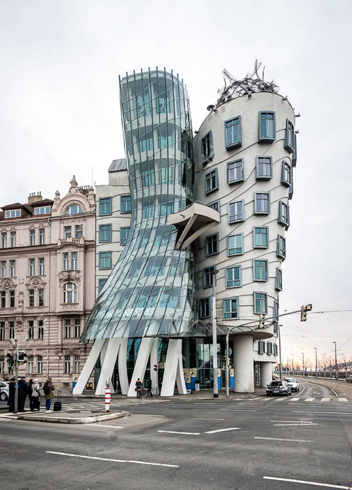 Танцующий дом