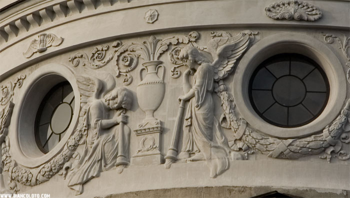 Архангельское, Колоннада