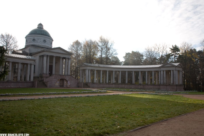 Архангельское, Колоннада