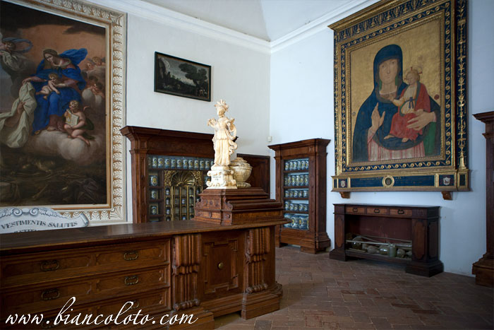 Ашьяно и аббатство Монте Оливето Маджоре. Тоскана. Италия