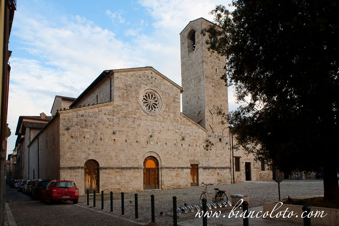 Асколи Пичено.