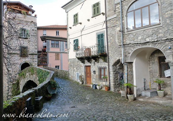 Баньоне (Bagnone)