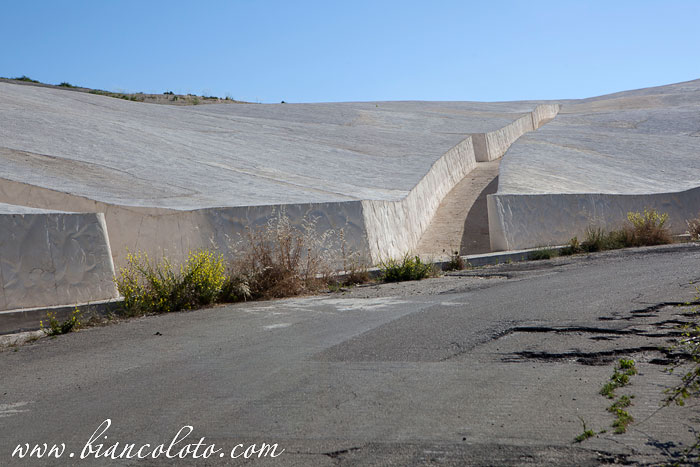 Гигантская трещина в Джибеллине