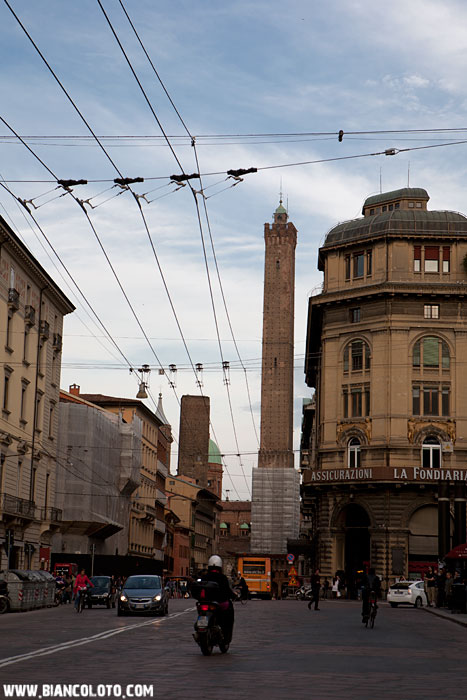 Башня Азинелли