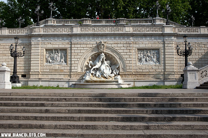 Вход в парк Монтаньола. Болонья