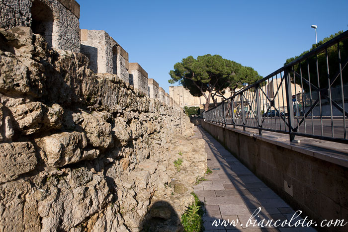 Стены замка. Бриндизи
