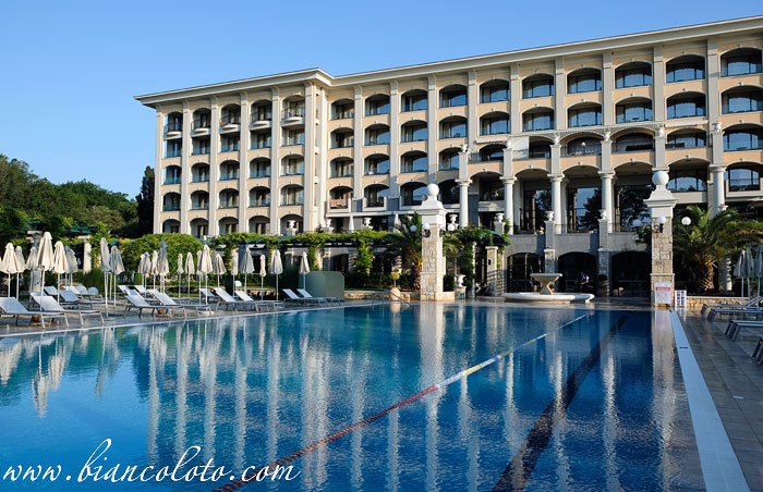 Отель Astor Garden 5*