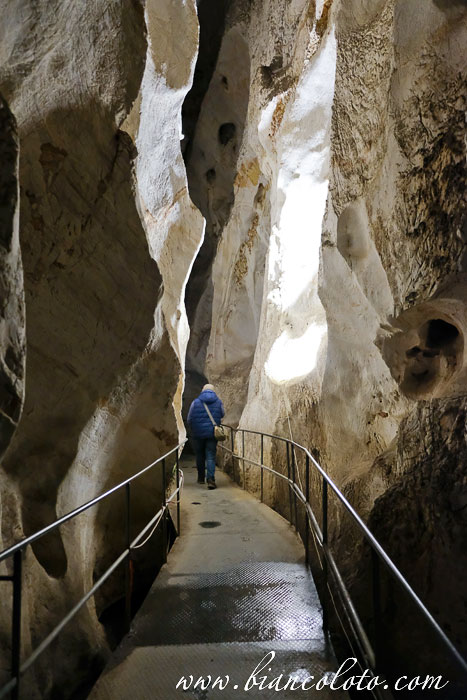 Пещера Ойлат. Бурса