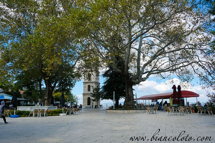 Площадь Топхане