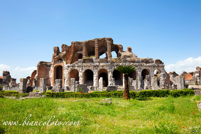 Колизей в Капуе