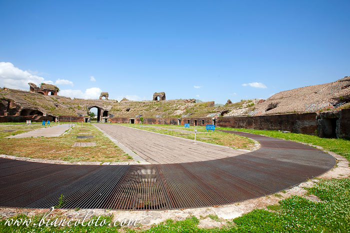 Амфитеатр.  Капуя