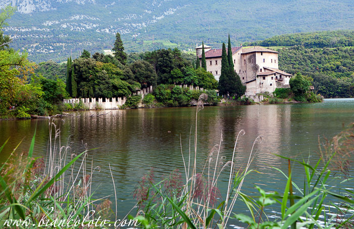 Замок Тоблино