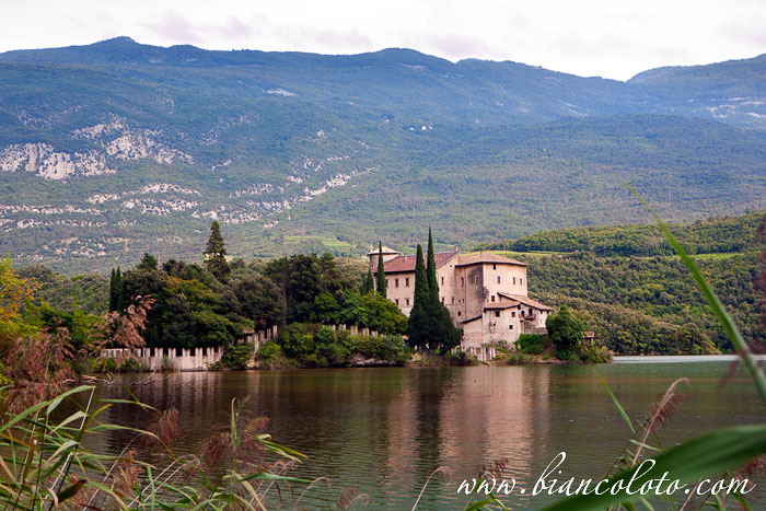 Замок Тоблино