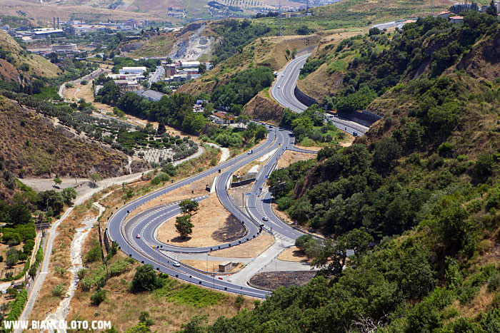Дорога, ведущая в Катандзаро.