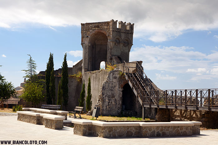 Норманнский замок.