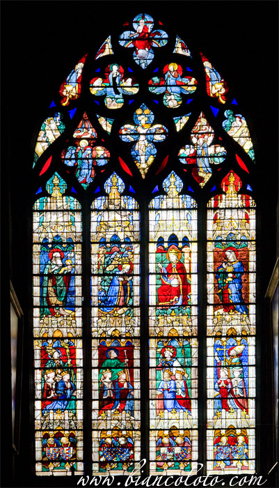 Витражи собора Нотр-Дам в Шартре