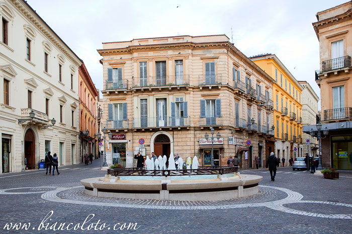 piazza Valignani. Кьети (Chieti)