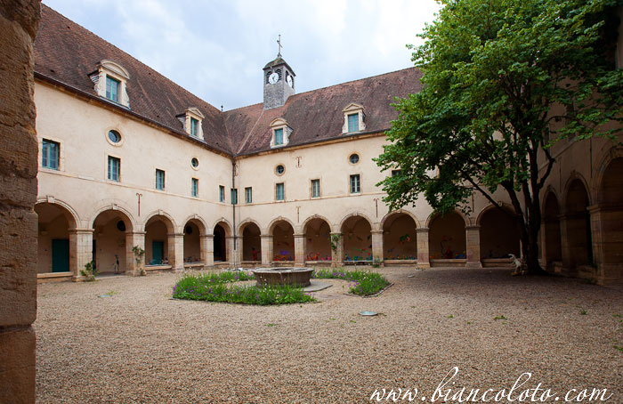 Бенедиктинский монастырь. Дижон