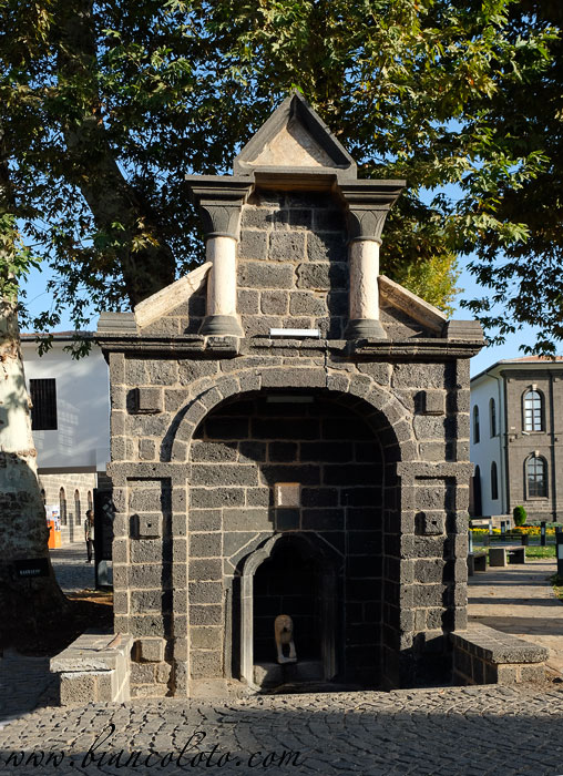 Фонтан. Внутренняя цитадель. Диярбакыр