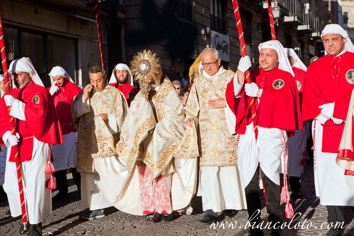Процессия Corpus Domini в Энне