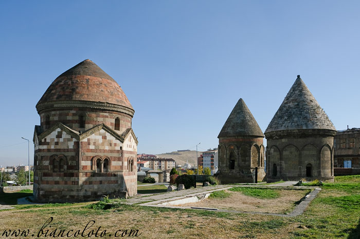 Три гробницы. Эрзурум