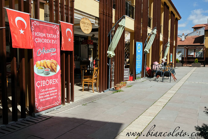 Крымско-татарский дом чебуреков