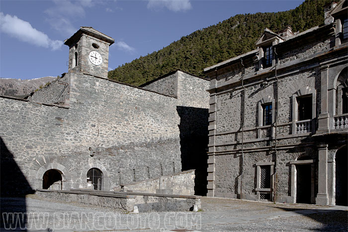 Форт Сан Карло.  Крепость Фенестрелле