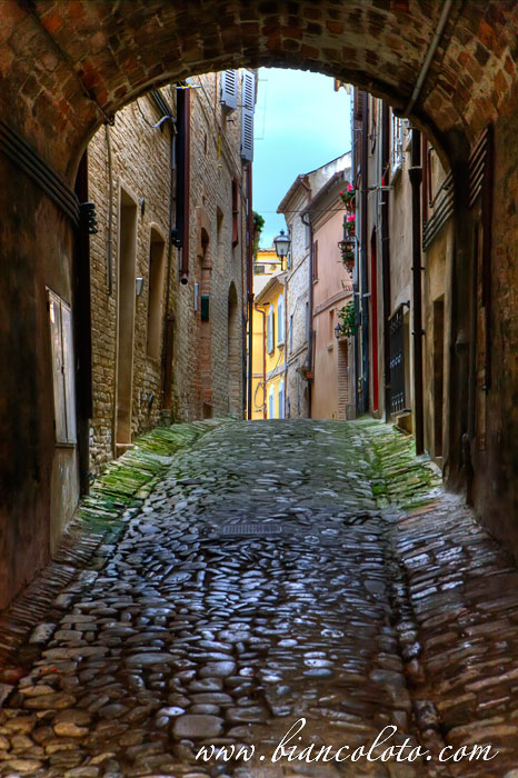 Улица Фермо