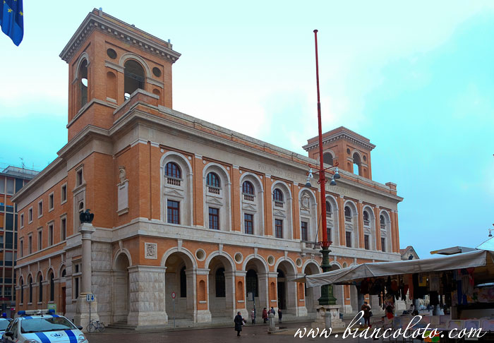 Палаццо подеста в Форли