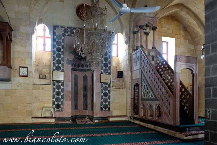 Мечеть Тахтани