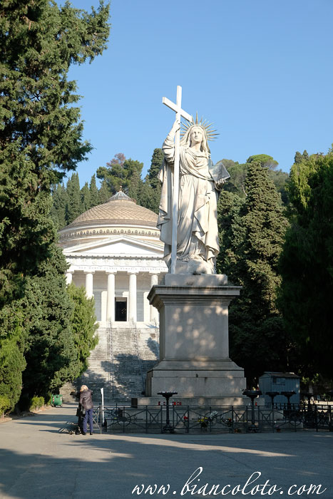 Статуя Религиозной Веры